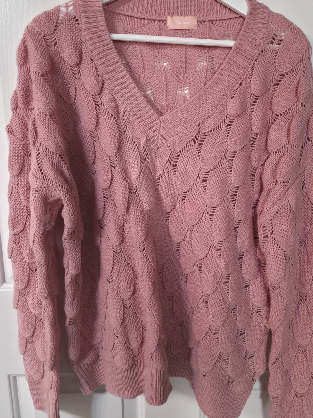 Women's Dusty Pink V-Neck Cable Stitch Sweater